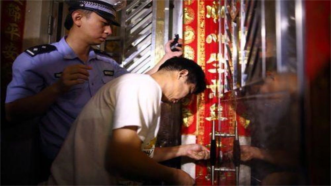 大观乡请开锁师傅开了锁后，师傅